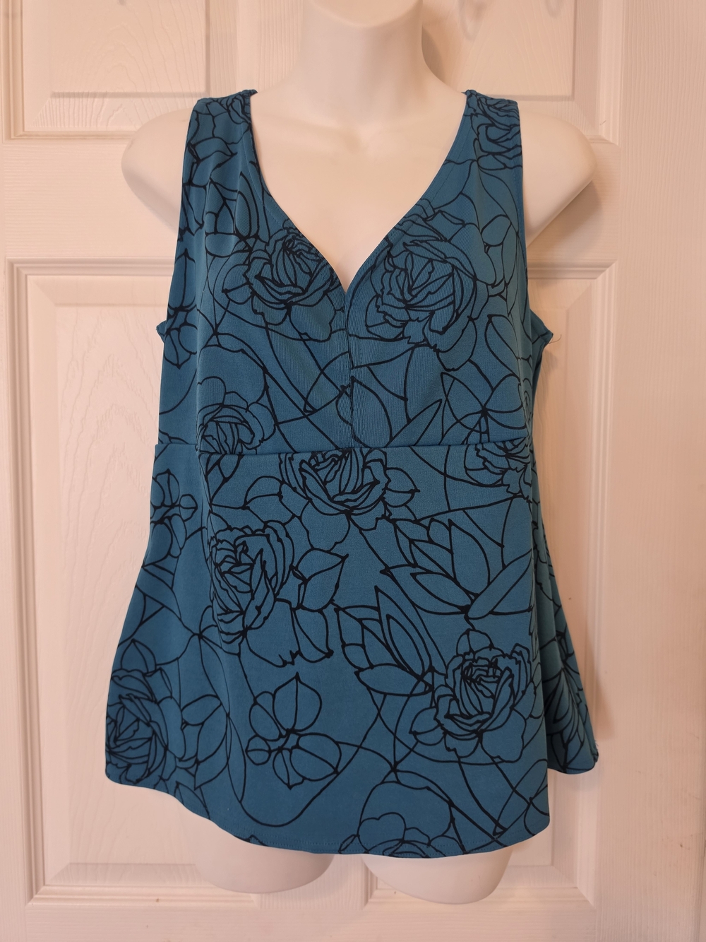 Sleeveless Teal Floral V-Neck Women's Top Size Medium